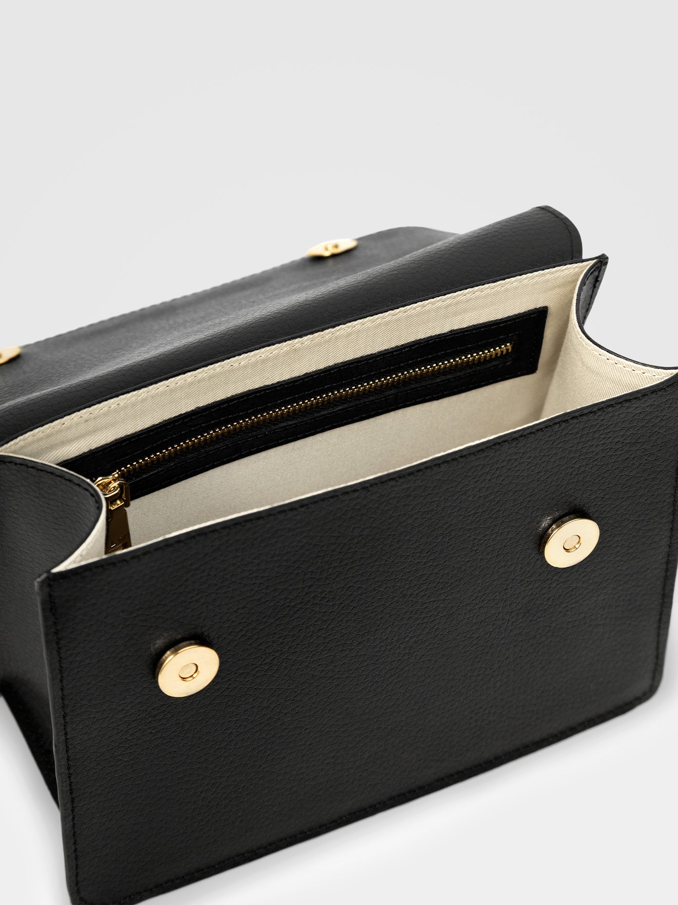 Willow Chain Bag in Black & Gold