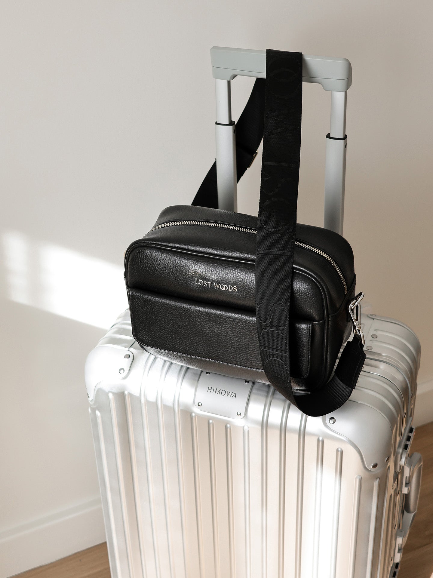 Aspen Wide Strap Crossbody Bag | Black and Silver | Lost Woods